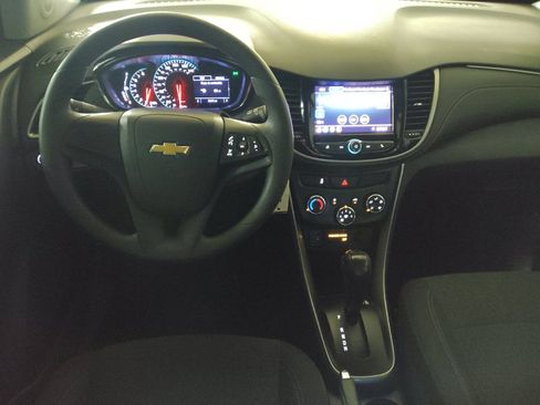 Used 2020 Chevrolet Trax LS FWD image 22