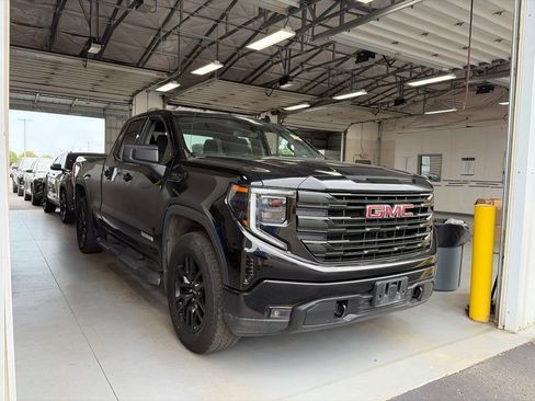 Used 2023 GMC Sierra 1500 Elevation AWD/4WD image 1