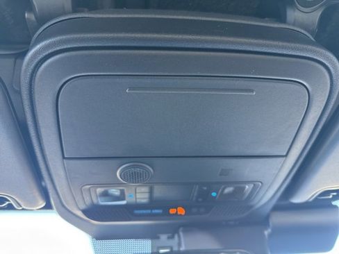 New 2025 Ford Bronco 2-Door image 22