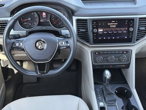 Used 2019 Volkswagen Atlas SE w/ Panoramic Sunroof Package FWD image 10