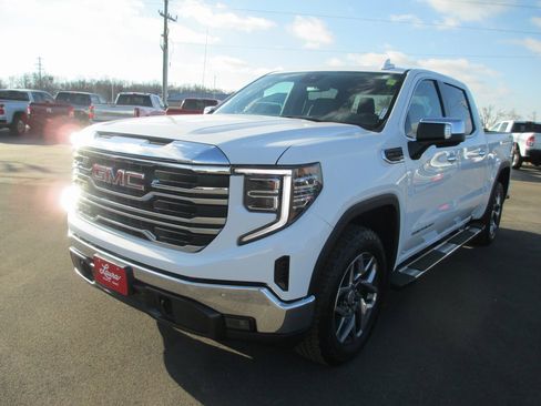 Used 2022 GMC Sierra 1500 SLT w/ SLT Premium Package image 10