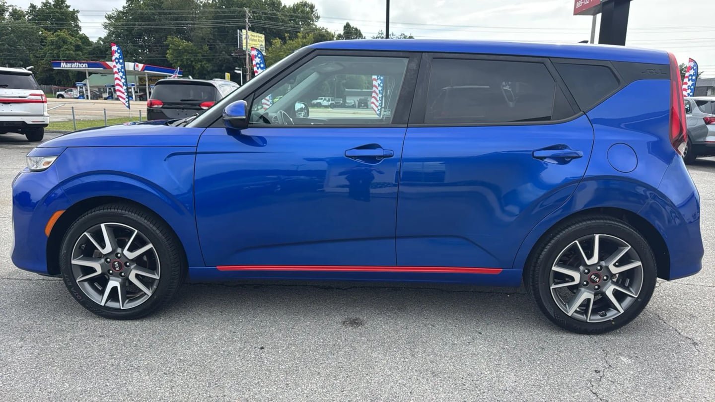 Used 2020 Kia Soul GT-Line FWD image 2