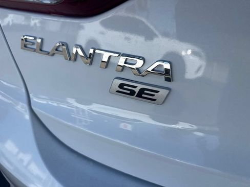 Used 2018 Hyundai Elantra SE FWD image 7