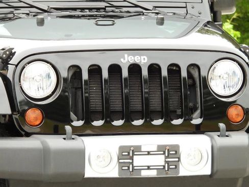 Used 2013 Jeep Wrangler Sahara w/ Connectivity Group AWD/4WD image 15