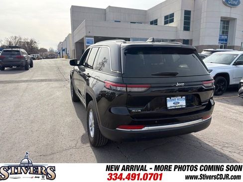 Used 2023 Jeep Grand Cherokee Laredo image 7