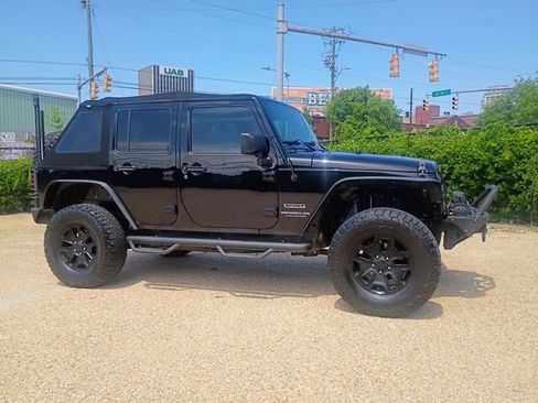 Used 2015 Jeep Wrangler Unlimited Sport w/ Quick Order Package 24S AWD/4WD image 14