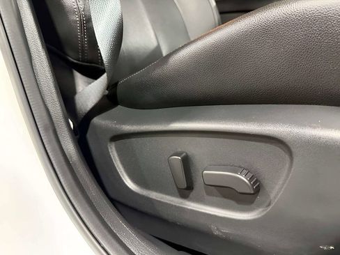 Used 2020 Nissan Rogue S AWD/4WD image 13