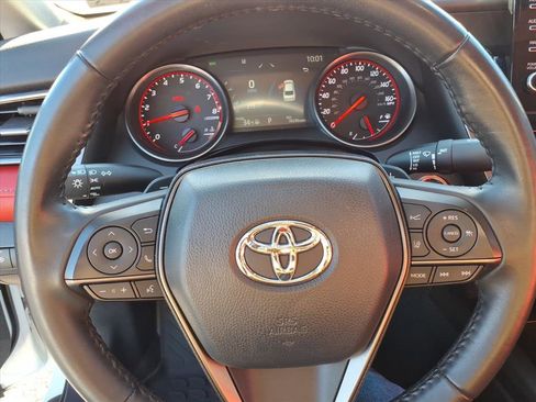 Used 2022 Toyota Camry XSE image 19