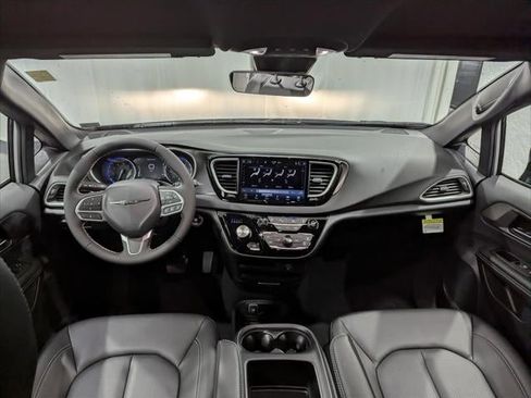 New 2026 Chrysler Voyager LX image 45