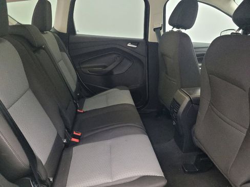 Used 2017 Ford Escape SE image 19