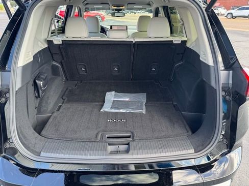 Used 2024 Nissan Rogue SL image 22