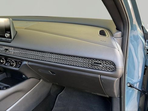 Used 2025 Honda HR-V Sport image 25