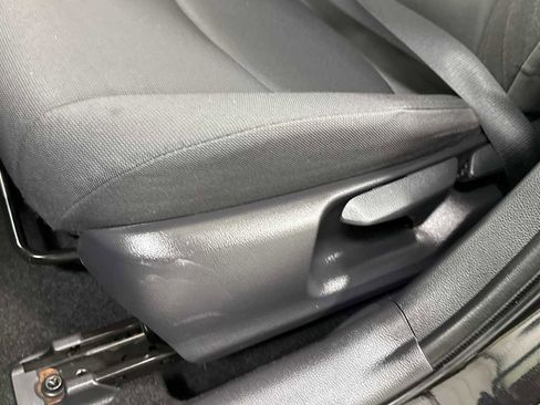 Certified 2021 Toyota Corolla LE image 14