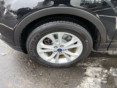 Certified 2017 Ford Escape SE image 12