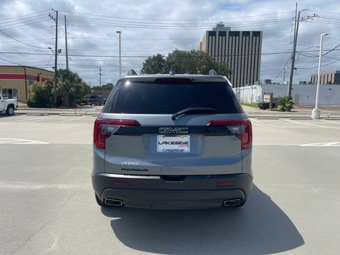 Used 2022 GMC Acadia SLT w/ Elevation Edition FWD image 4