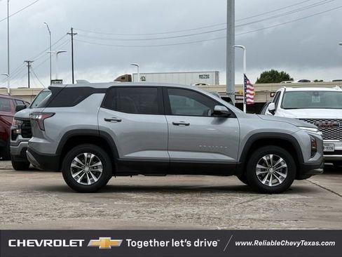 Used 2025 Chevrolet Equinox LT FWD image 5