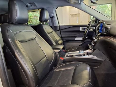 Used 2023 Ford Explorer Limited w/ Equipment Group 301A RWD image 28