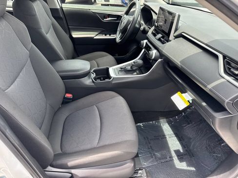 Used 2025 Toyota RAV4 XLE w/ Convenience Package AWD/4WD image 18