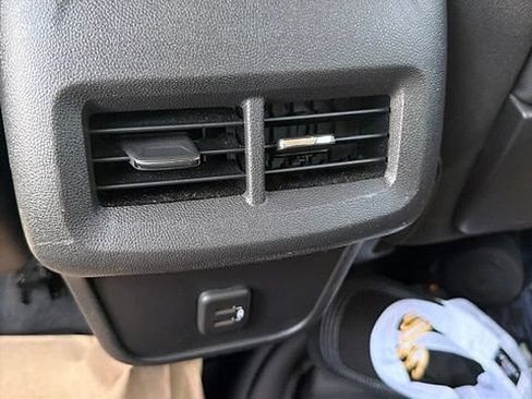 Used 2023 GMC Terrain SLE FWD image 16