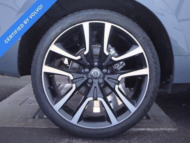 Used 2023 Volvo XC60 B5 Ultimate w/ Protection Package Premier FWD image 16