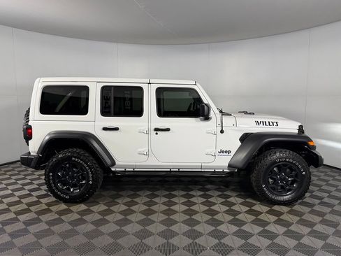 Used 2023 Jeep Wrangler Unlimited w/ Cold Weather Group AWD/4WD image 7