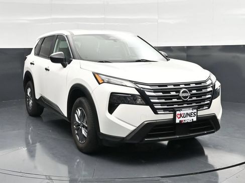 Used 2024 Nissan Rogue S AWD/4WD image 5