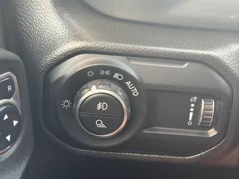 Used 2023 Jeep Gladiator Overland AWD/4WD image 29