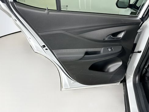 Used 2025 Buick Envista Sport Touring image 25