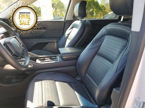Used 2024 Lincoln Nautilus Reserve image 16