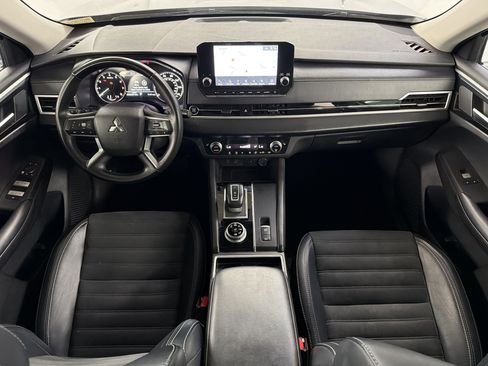 Used 2024 Mitsubishi Outlander SE AWD/4WD image 14
