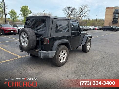 Used 2015 Jeep Wrangler Sahara w/ Connectivity Group AWD/4WD image 5