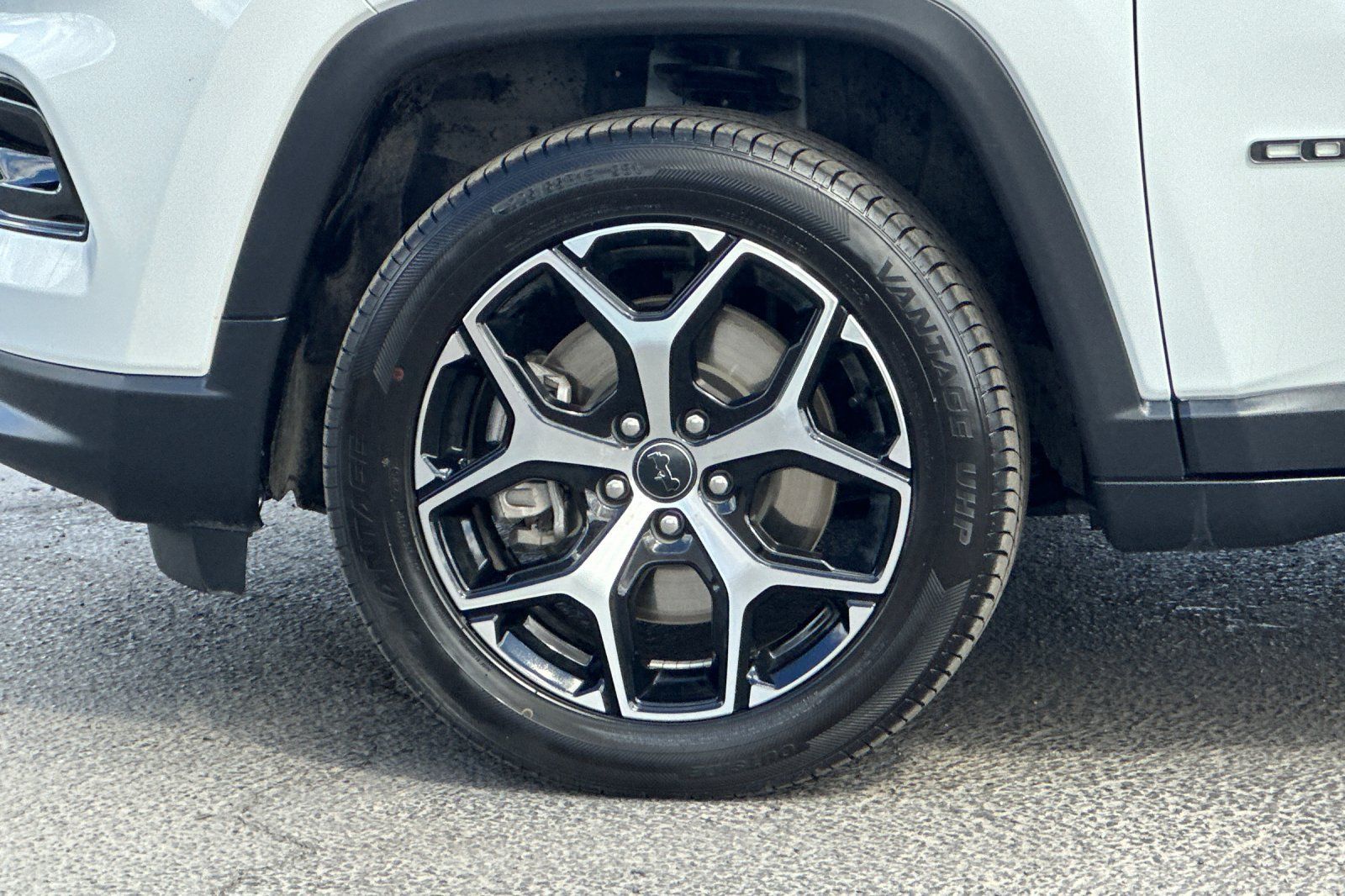 Used 2025 Jeep Compass Limited AWD/4WD image 25
