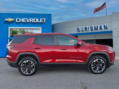 Used 2025 Chevrolet Equinox LT image 2