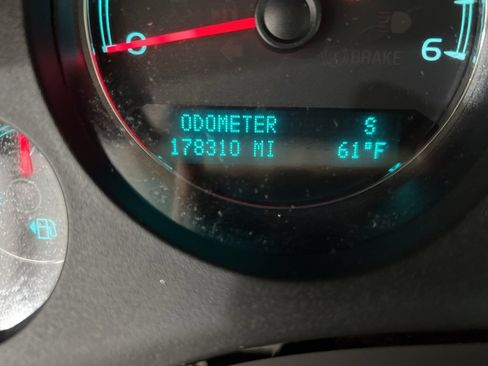 Used 2014 Chevrolet Tahoe LT image 11