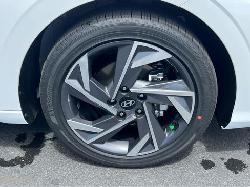 New 2026 Hyundai Elantra Limited FWD image 16