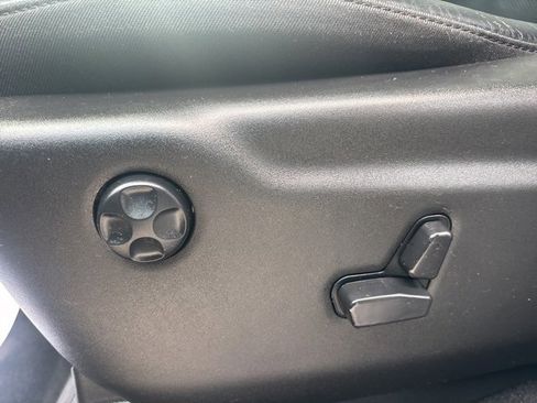 Certified 2024 Dodge Durango GT image 22