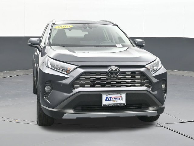Used 2019 Toyota RAV4 Limited FWD image 20