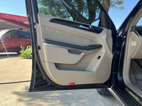 Used 2014 Mercedes-Benz GL 450 4MATIC image 13