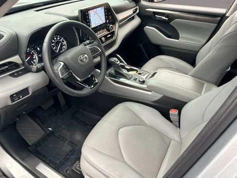 Used 2021 Toyota Highlander Limited AWD/4WD image 10