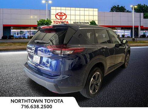 Used 2025 Nissan Rogue SV AWD/4WD image 32