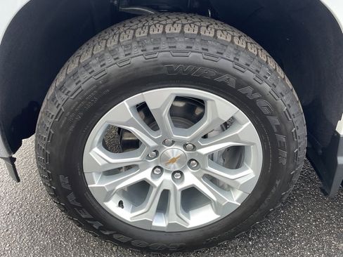 Used 2025 Chevrolet Silverado 1500 LTZ image 13