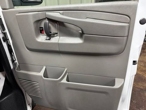 Used 2014 GMC Savana 3500 LT w/ LT Preferred Equipment Group RWD image 22
