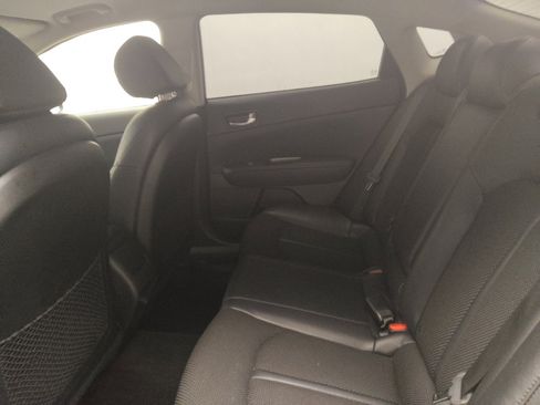 Used 2019 Kia Optima S image 18