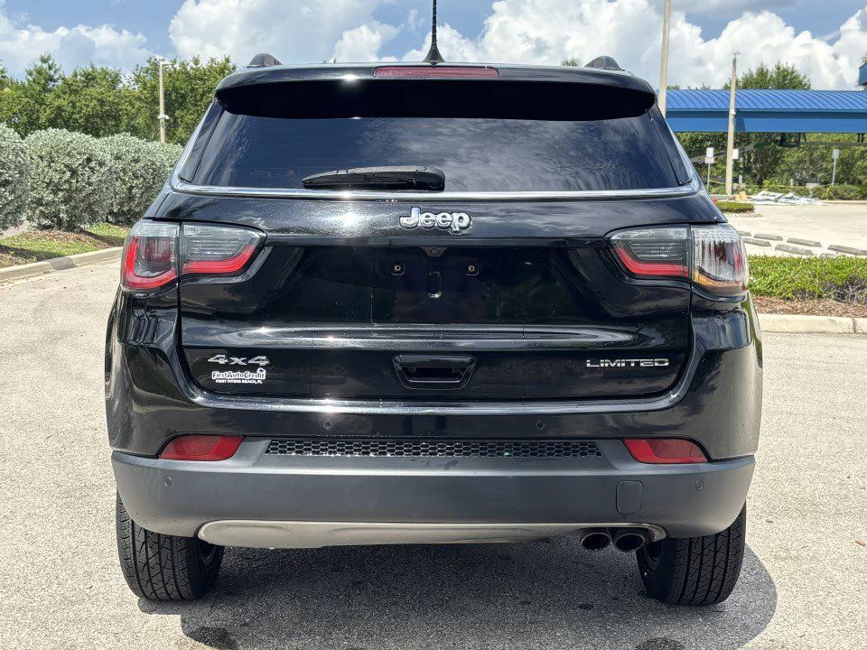 Used 2018 Jeep Compass Limited w/ Navigation Group AWD/4WD image 8