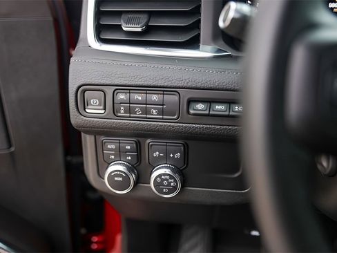 Used 2023 GMC Yukon Denali image 15