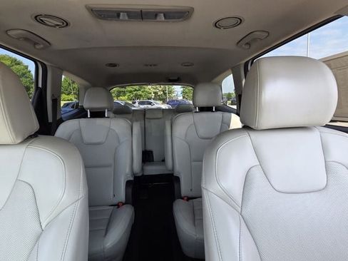Used 2022 Kia Telluride S FWD image 37