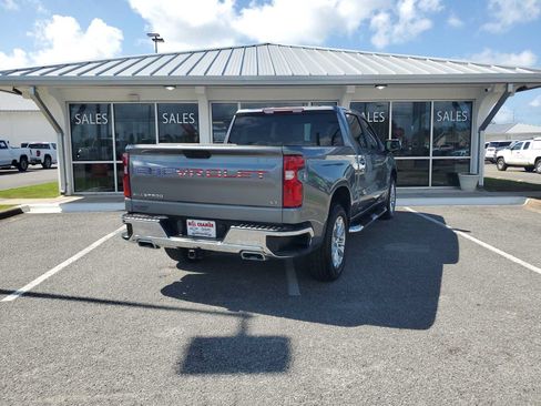 Used 2022 Chevrolet Silverado 1500 LT w/ Z71 Off-Road Package AWD/4WD image 6
