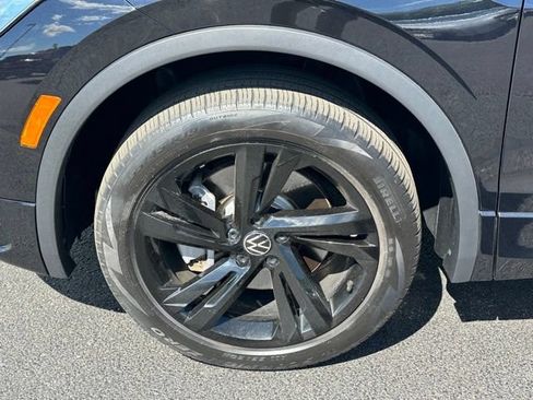 Certified 2024 Volkswagen Tiguan SE R-Line AWD/4WD image 10