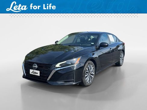 Used 2023 Nissan Altima 2.5 SV FWD image 1