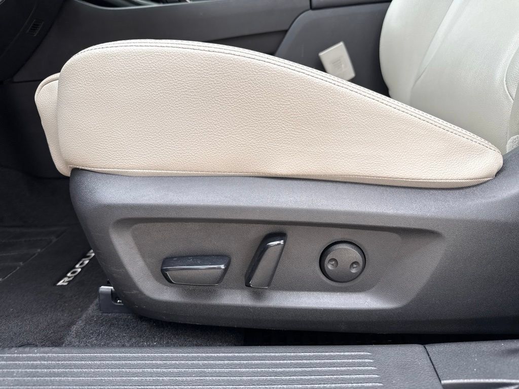 Certified 2025 Nissan Rogue SL AWD/4WD image 14